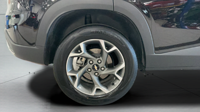 Used 2025 Chevrolet Trax LT w/ LT Convenience Package FWD image 25