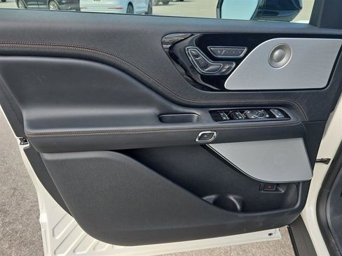 New 2025 Lincoln Aviator Black Label AWD/4WD image 20