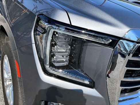 Used 2021 GMC Yukon SLT w/ SLT Premium Package image 28