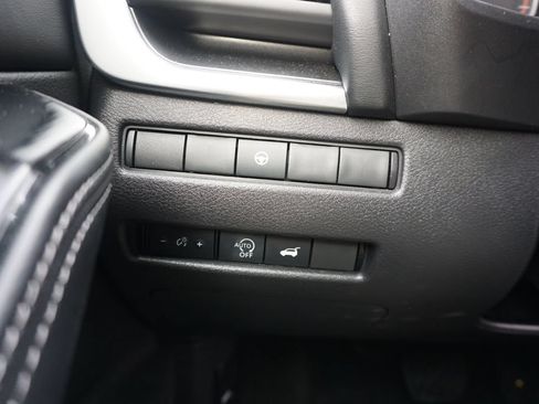 Used 2023 Nissan Rogue SV w/ SV Premium B Package FWD image 5