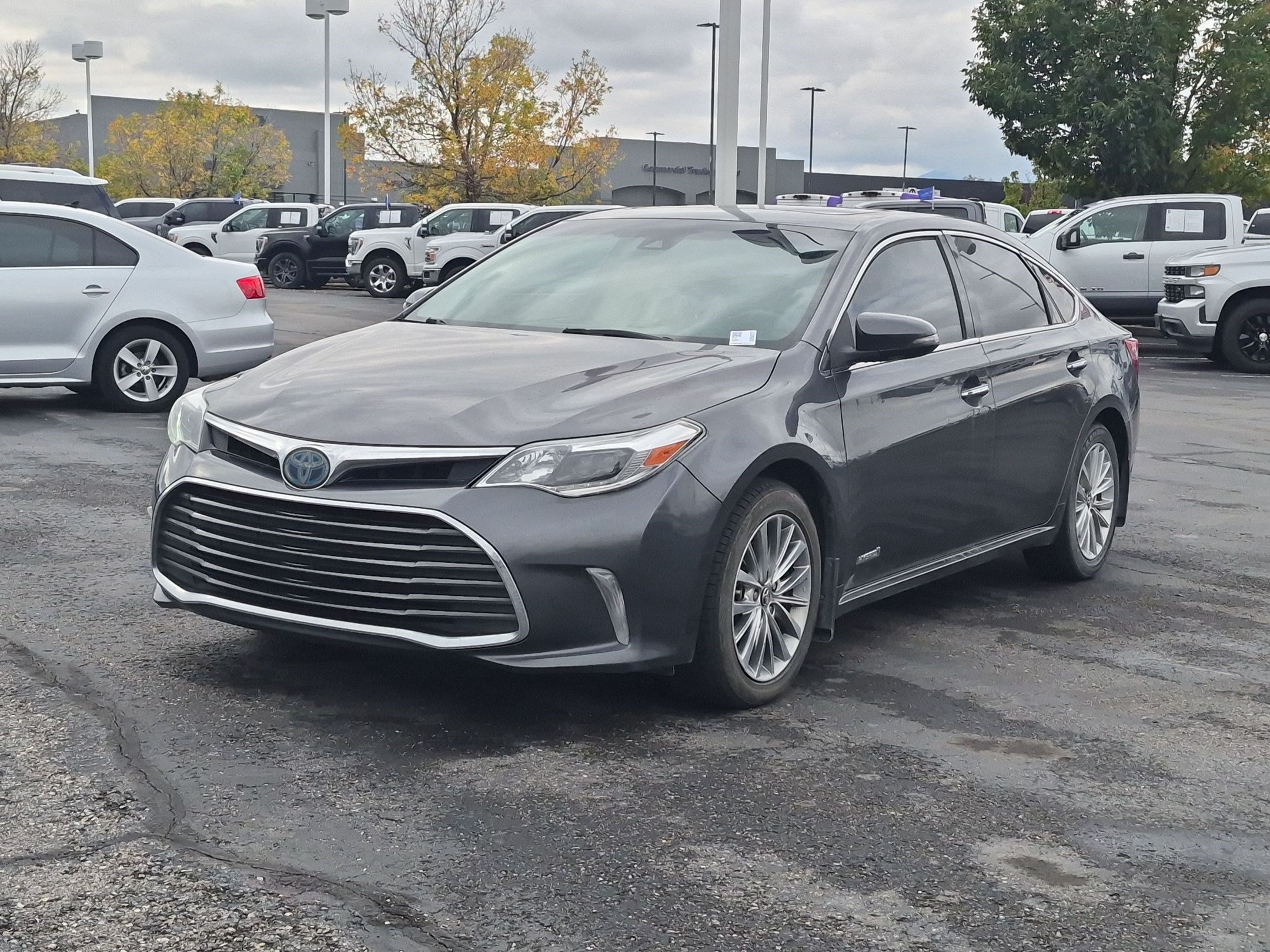 Used 2016 Toyota Avalon Limited w/ Toyota Safety Sense Package FWD image 10