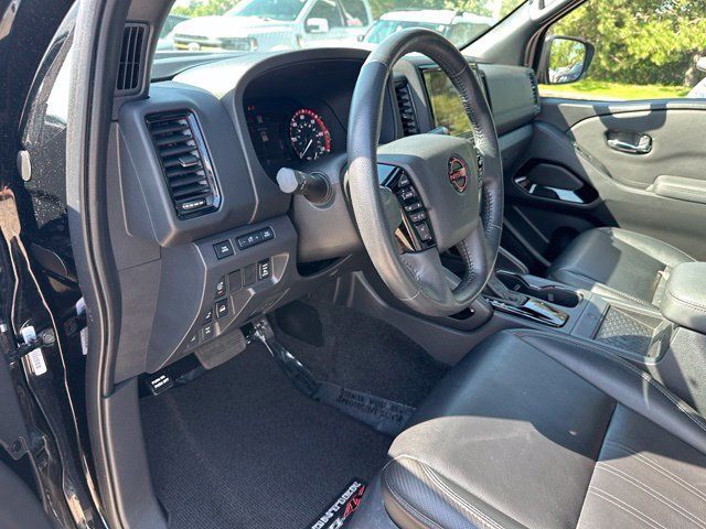 Used 2022 Nissan Frontier PRO-4X w/ Pro-4X Premium Package AWD/4WD image 19