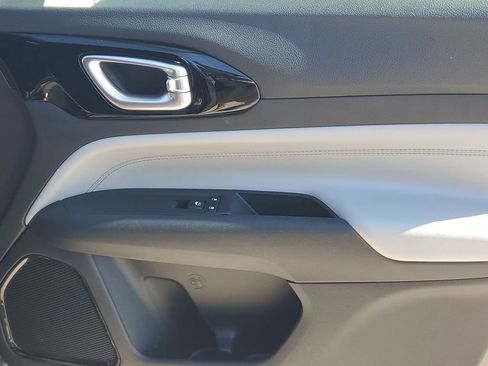 Used 2023 Jeep Compass Limited image 44