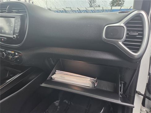Used 2020 Kia Soul LX image 24