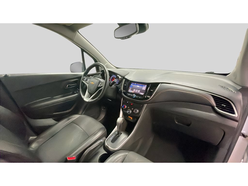 Used 2020 Chevrolet Trax LT w/ LT Convenience Package AWD/4WD image 18