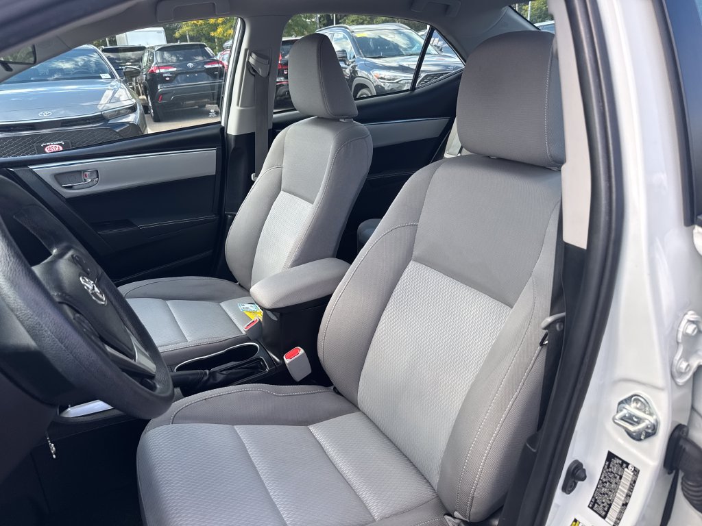 Used 2016 Toyota Corolla LE FWD image 14