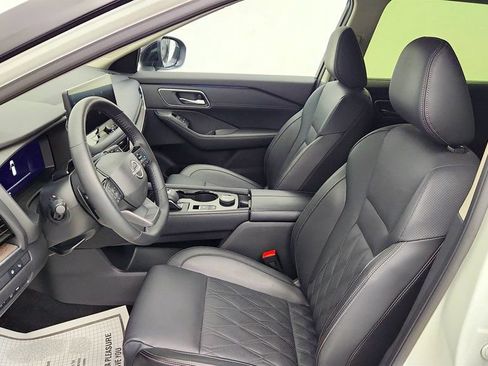 Used 2025 Nissan Rogue Platinum w/ Tech Package AWD/4WD image 21