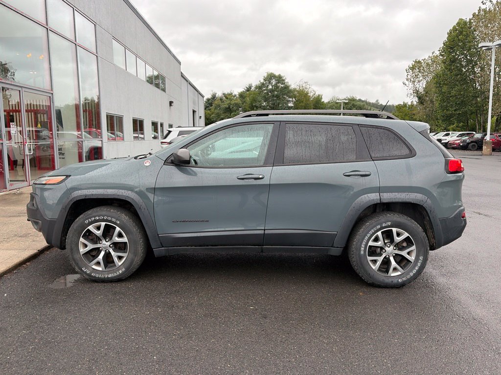Used 2015 Jeep Cherokee Trailhawk w/ Leather Interior Group AWD/4WD image 8