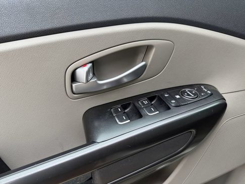 Used 2018 Kia Sedona LX w/ LX Essentials Premium Package FWD image 20