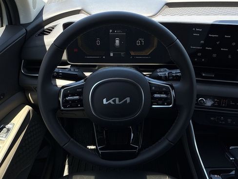 New 2026 Kia Carnival EX FWD image 32