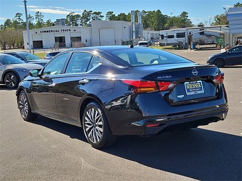 Used 2023 Nissan Altima 2.5 SV image 10