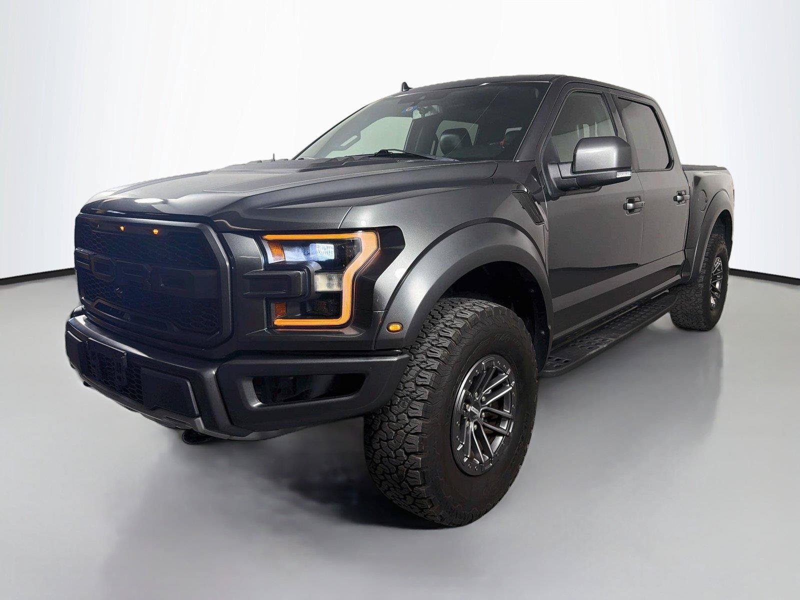 Used 2019 Ford F150 Raptor w/ Equipment Group 802A Luxury AWD/4WD image 1