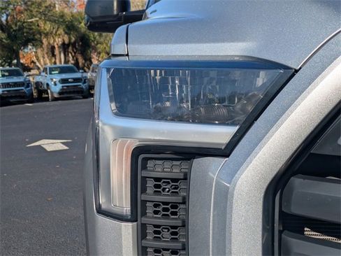 Used 2022 Toyota Tundra SR5 w/ Convenience Package image 10