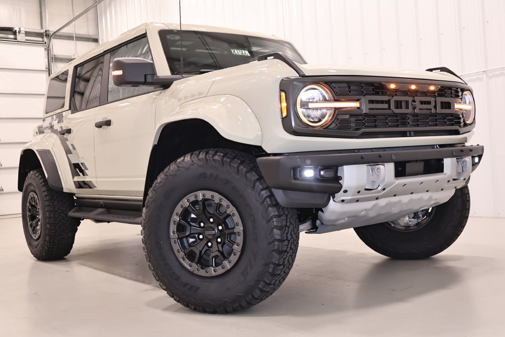 New 2026 Ford Bronco Raptor w/ Interior Carbon Fiber Pack AWD/4WD image 38