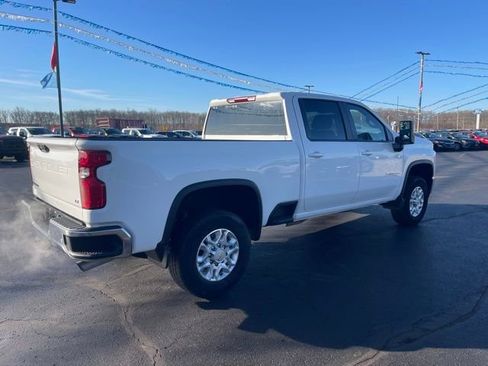 Used 2023 Chevrolet Silverado 3500 LT w/ Convenience Package AWD/4WD image 6