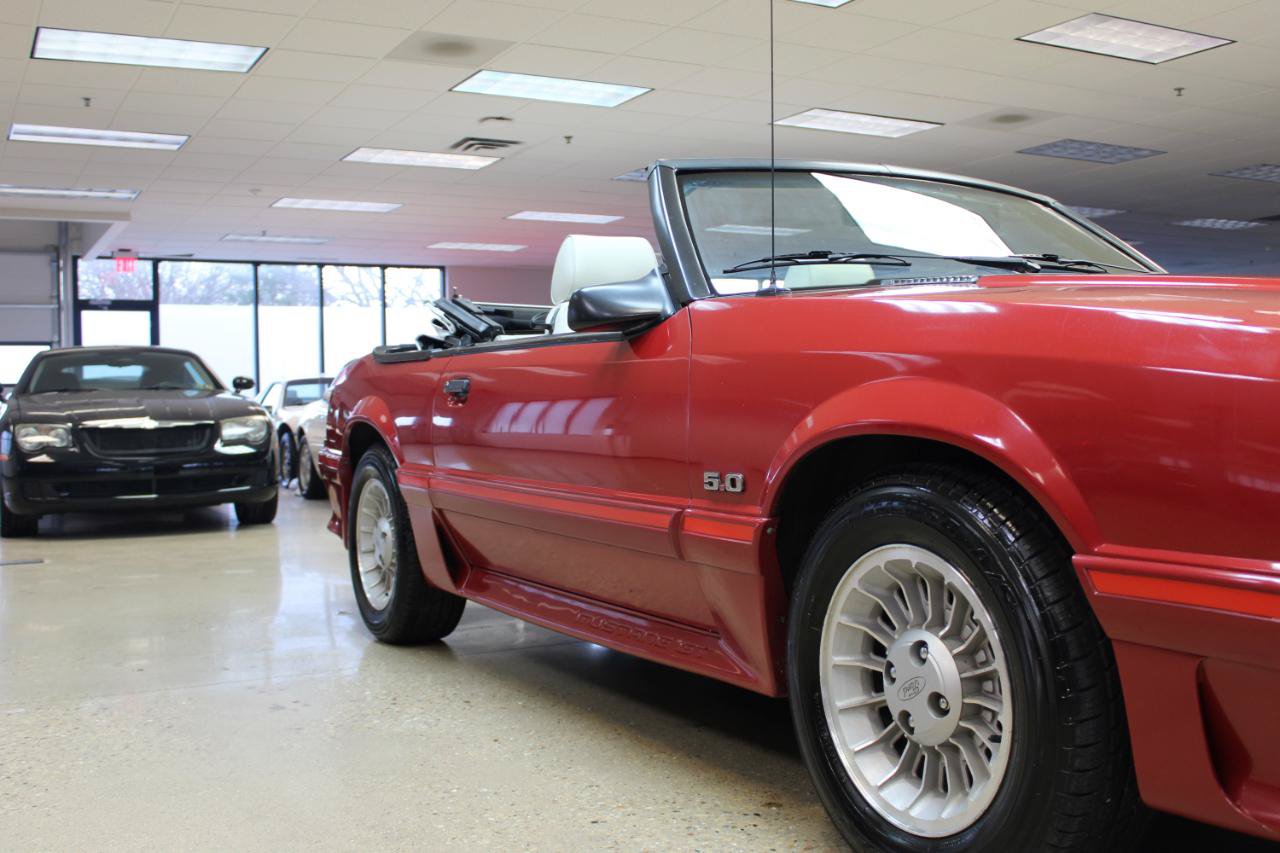Used 1987 Ford Mustang GT RWD image 18