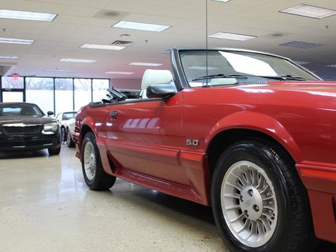 Used 1987 Ford Mustang GT RWD image 18