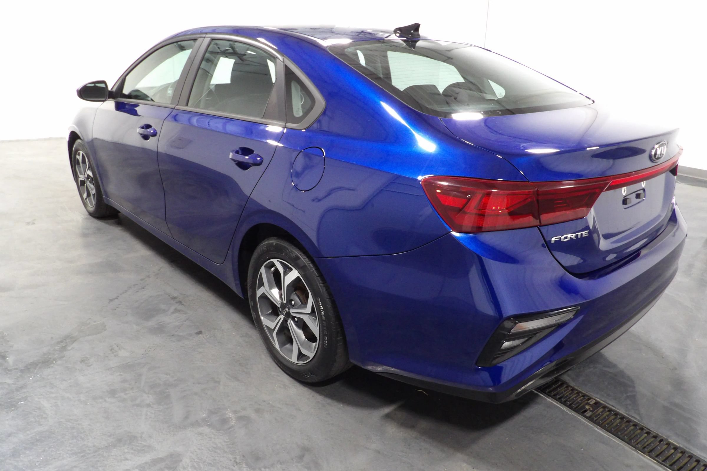 Used 2021 Kia Forte LXS FWD image 6