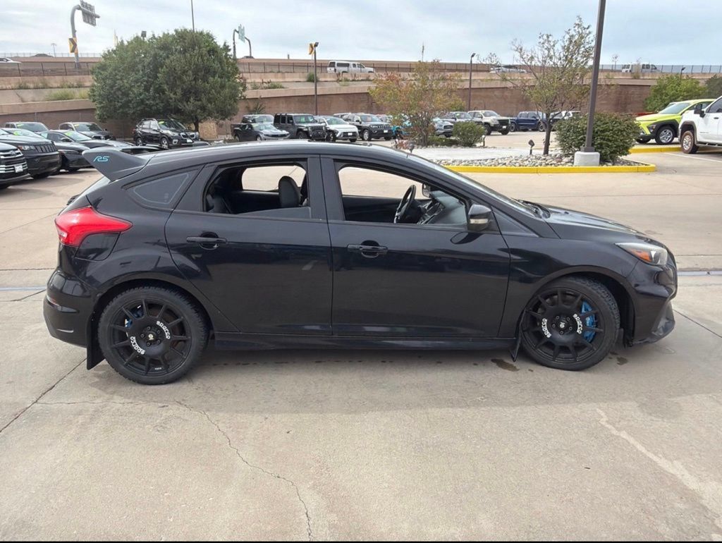 Used 2017 Ford Focus RS AWD/4WD image 4