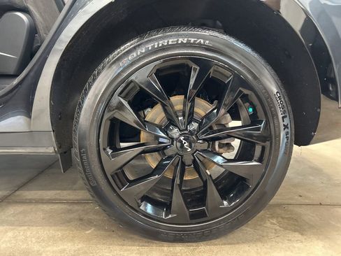 Used 2023 Kia Sorento SX AWD/4WD image 28