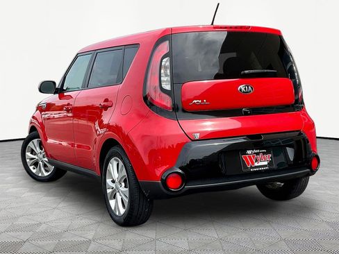 Used 2016 Kia Soul + FWD image 4