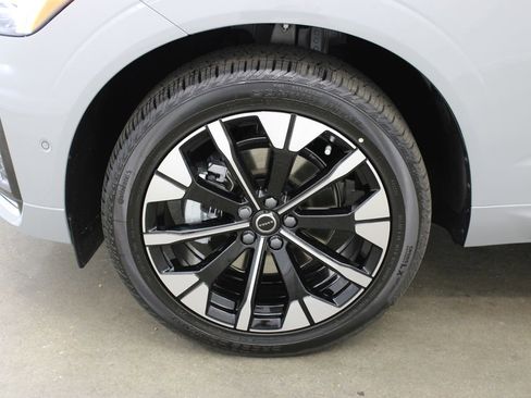 New 2026 Volvo XC60 B5 Plus w/ Protection Package Premier AWD/4WD image 30