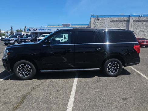 Used 2024 Ford Expedition Max XLT image 5
