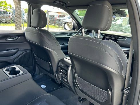 New 2025 Jeep Grand Cherokee Laredo image 34