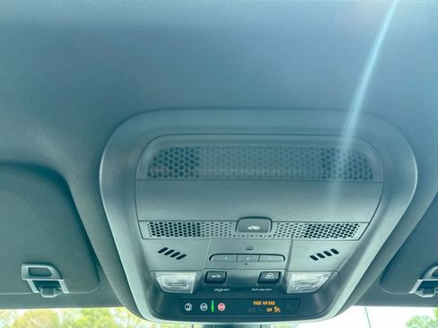 Used 2023 Cadillac XT6 Sport w/ Technology Package AWD/4WD image 19