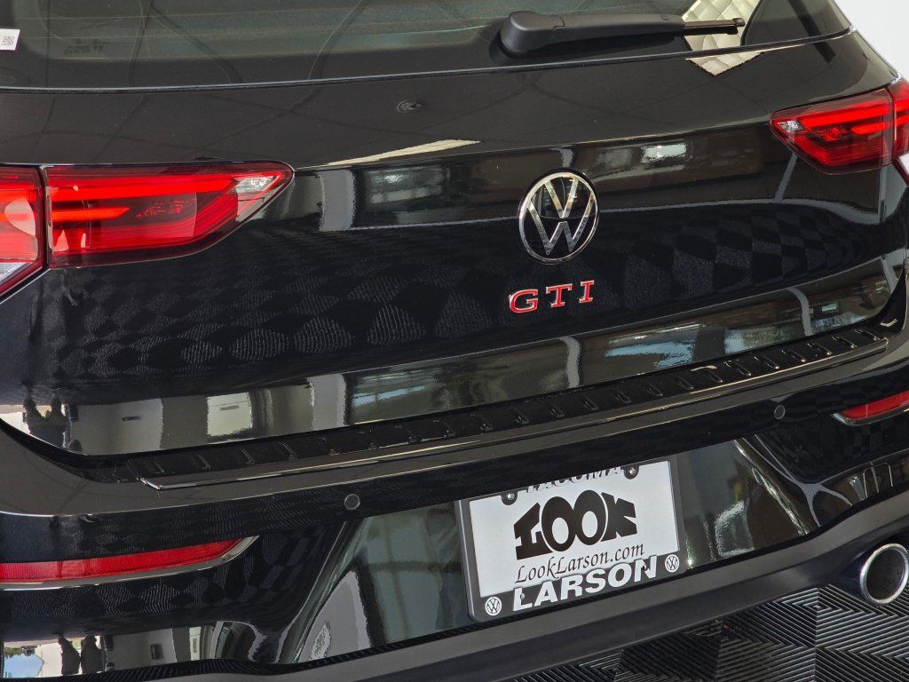 New 2026 Volkswagen GTI SE FWD image 13