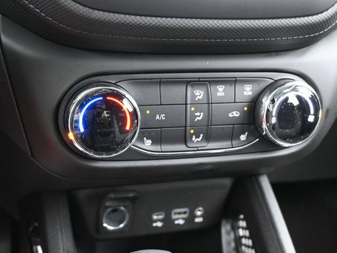 Used 2023 Chevrolet TrailBlazer LT FWD image 20