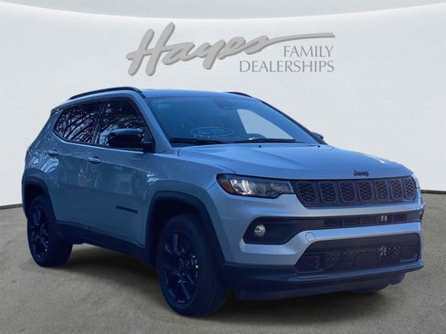 New 2026 Jeep Compass Latitude image 2