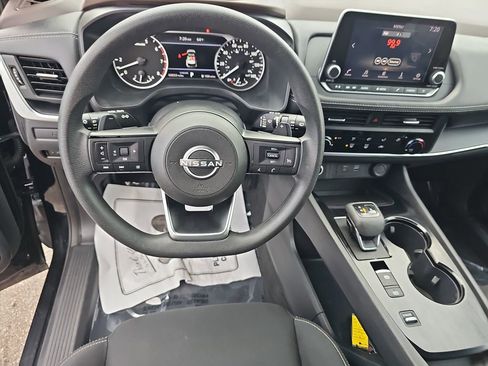 Used 2023 Nissan Rogue S image 19