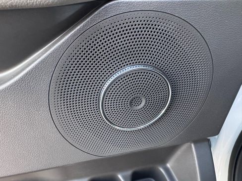 Used 2021 Ford Expedition XLT image 14