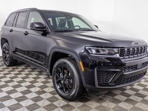 New 2026 Jeep Grand Cherokee Altitude image 14