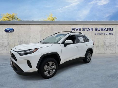 Used 2025 Toyota RAV4 LE AWD/4WD image 4