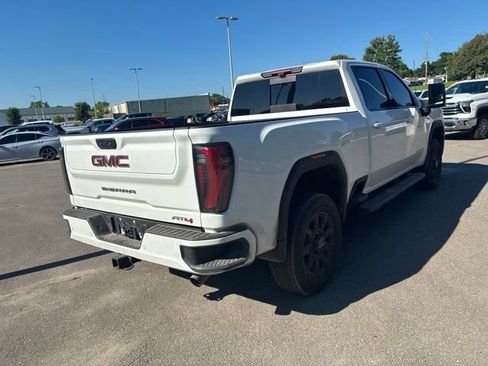 Used 2024 GMC Sierra 2500 AT4 w/ Technology Package AWD/4WD image 10