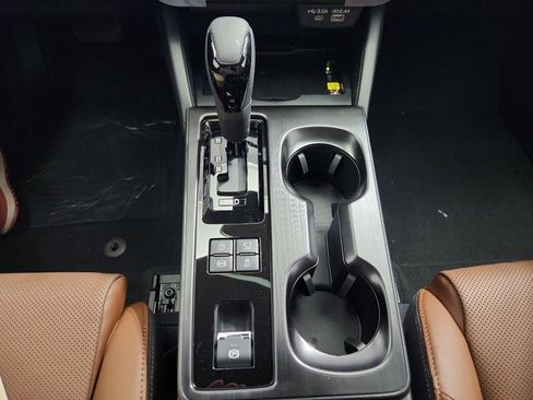 New 2026 Subaru Outback Touring AWD/4WD image 28