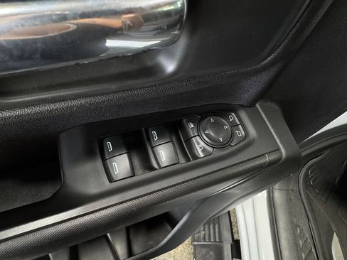 Used 2022 Chevrolet Silverado 2500 Custom w/ Custom Value Package AWD/4WD image 11