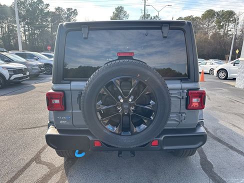 Used 2023 Jeep Wrangler Unlimited Sahara w/ Cold Weather Group image 6