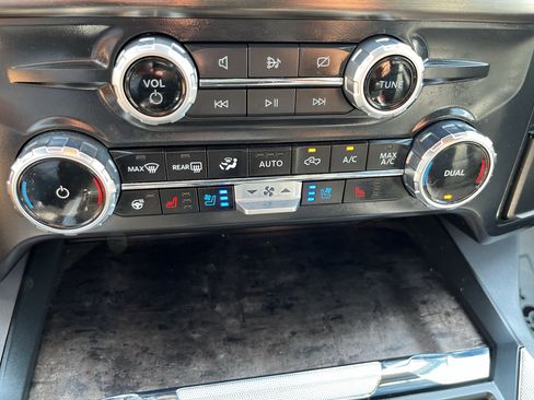 Used 2024 Ford F250 Lariat w/ Lariat Ultimate Package AWD/4WD image 20