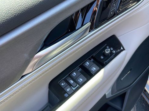 New 2026 Jeep Grand Wagoneer Limited AWD/4WD image 12