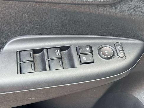 Used 2017 Honda Fit EX-L image 9