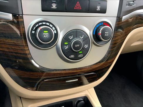 Used 2011 Hyundai Santa Fe GLS image 29