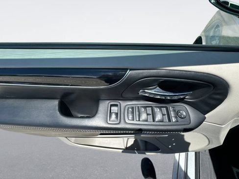 Used 2019 Dodge Grand Caravan SXT FWD image 20