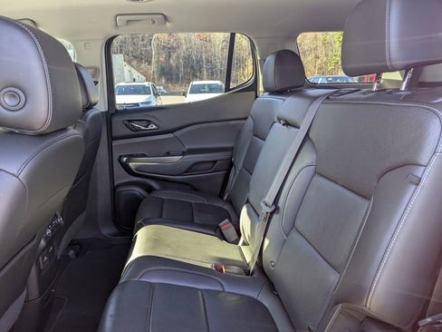 Used 2023 GMC Acadia SLT image 5