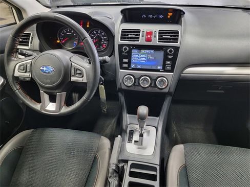 Used 2017 Subaru Crosstrek 2.0i Premium w/ Moonroof Package image 30