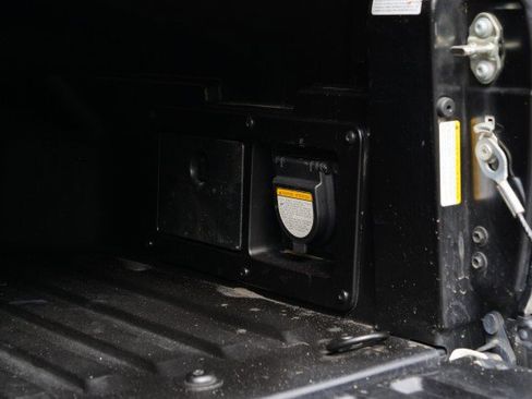 Used 2020 Toyota Tacoma TRD Sport image 40