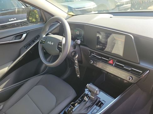 New 2026 Kia Niro LX FWD image 8