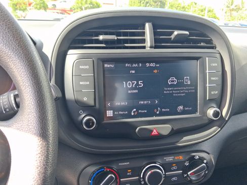 Used 2023 Kia Soul LX w/ LX Technology Package FWD image 14